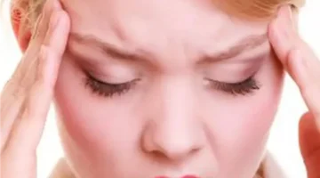 تحذير طبي للنساء.. مخاطر صحية وراء تكرار نوبات الصداع بعد سن الأربعين